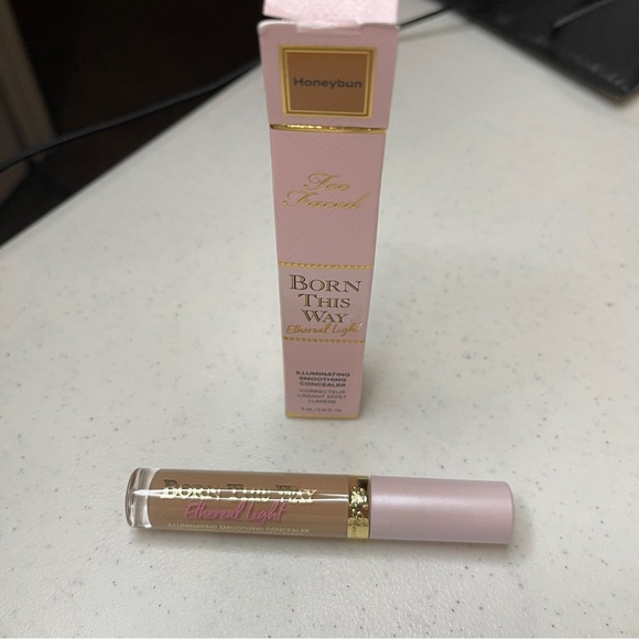NIB TOO FACED Honeybun Born This Way Ethereal Light Illuminating SmoothConcealer - Picture 7 of 10